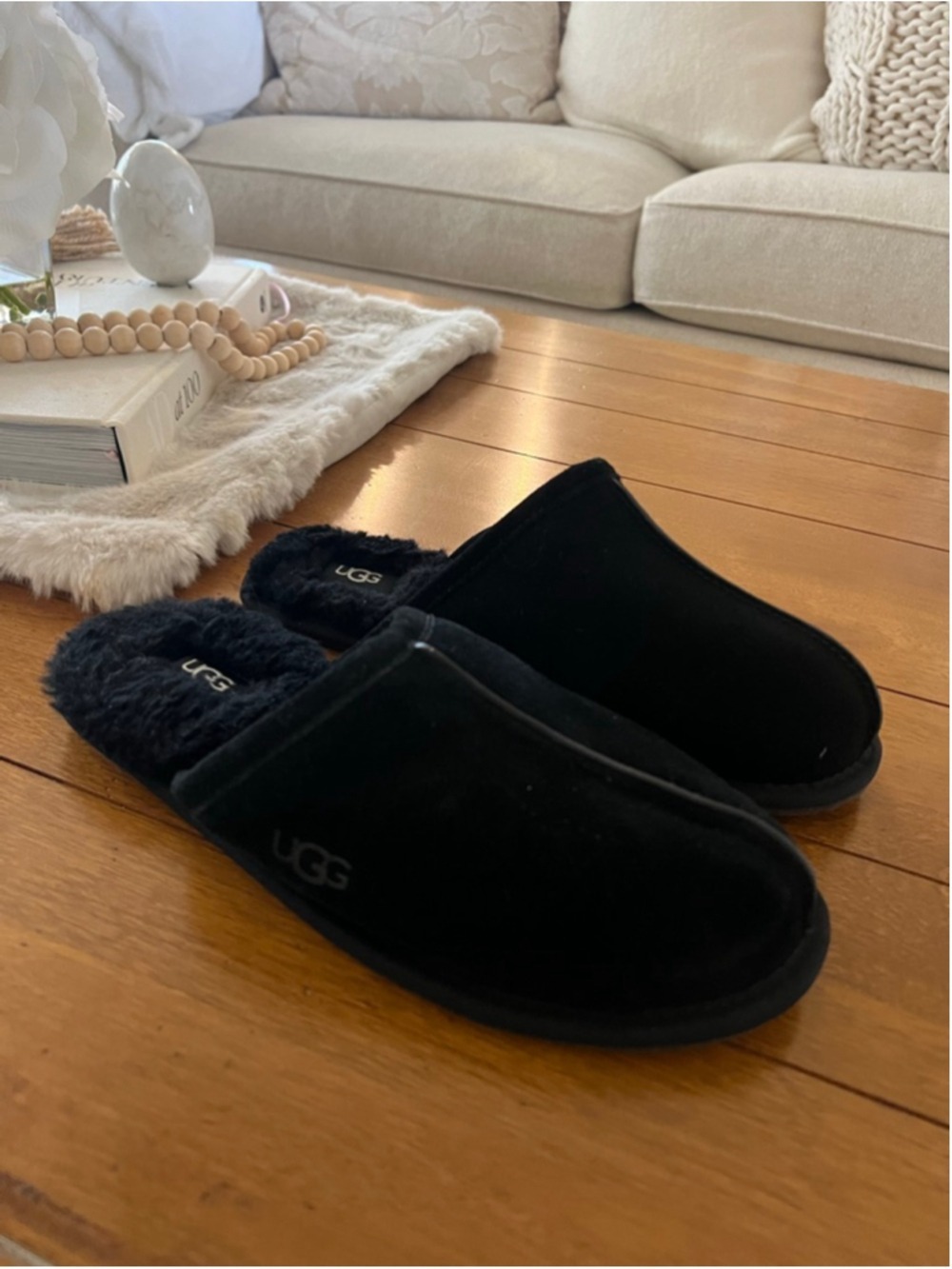 New UGG Black Suede Fur Lined Slippers Size 9